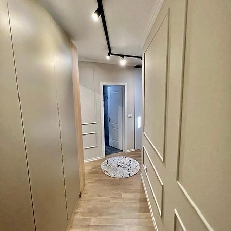 Experience New Bazaar Apartment 01 Tirana Esterno foto