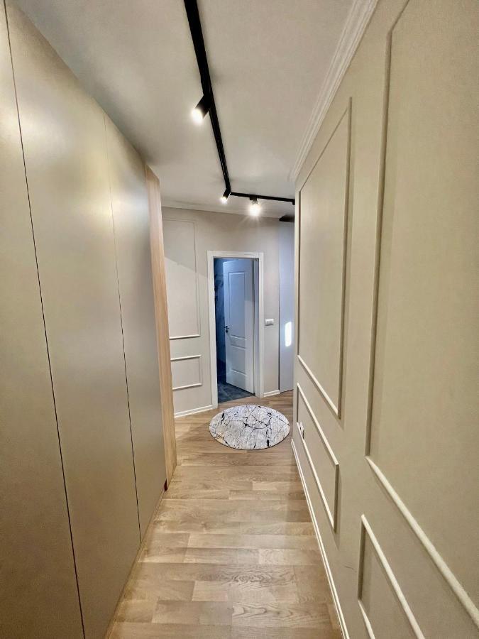 Experience New Bazaar Apartment 01 Tirana Esterno foto