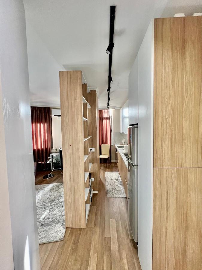 Experience New Bazaar Apartment 01 Tirana Esterno foto
